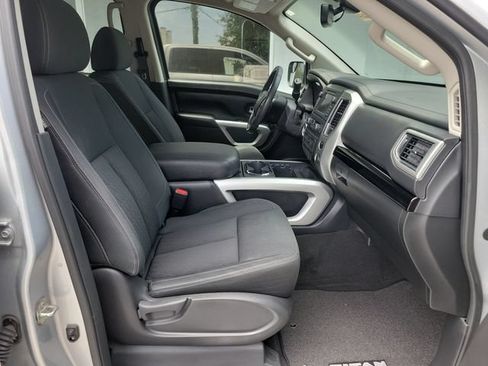 Used 2019 Nissan Titan SV w/ SV Convenience Package RWD image 26