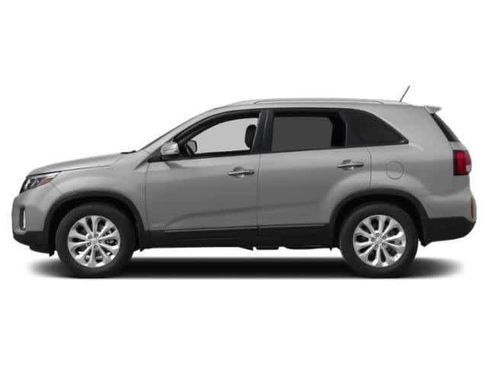 Used 2015 Kia Sorento LX image 3