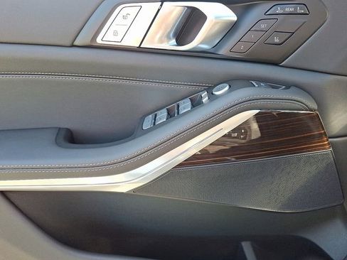 New 2026 BMW X7 xDrive40i w/ Climate Comfort Package image 9