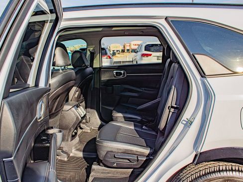 Used 2022 Kia Sorento SX image 15