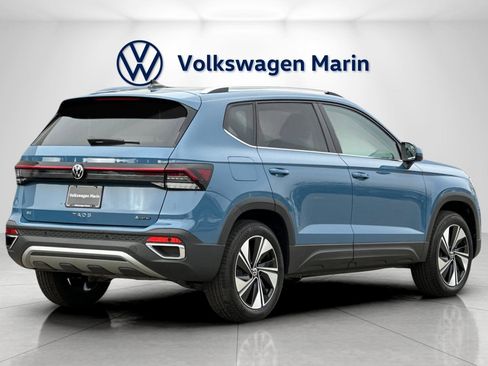 New 2026 Volkswagen Taos SE image 5