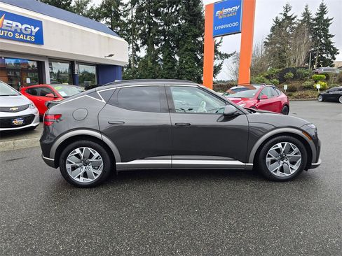 Used 2024 Genesis GV60 RWD image 2
