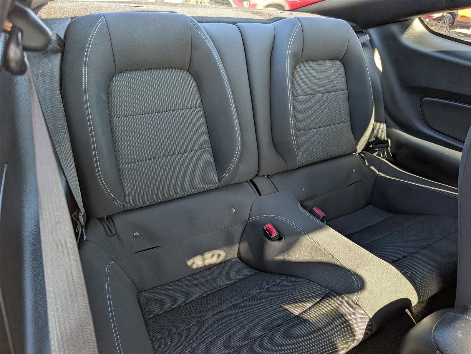 Used 2016 Ford Mustang Coupe RWD image 11