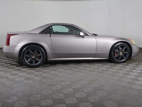 Used 2004 Cadillac XLR RWD image 17