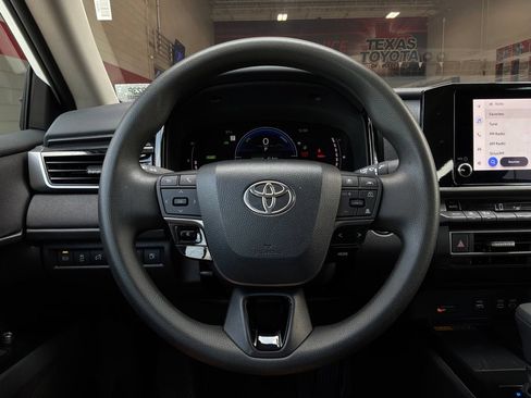 Used 2026 Toyota Camry LE FWD image 34