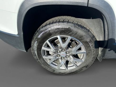 Used 2022 GMC Acadia SLT w/ Technology Package image 10