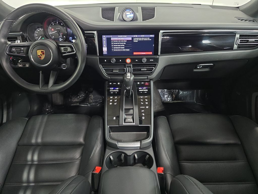 Certified 2026 Porsche Macan AWD/4WD image 13