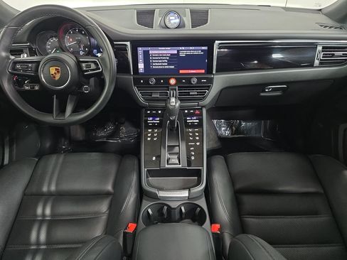 Certified 2026 Porsche Macan AWD/4WD image 13