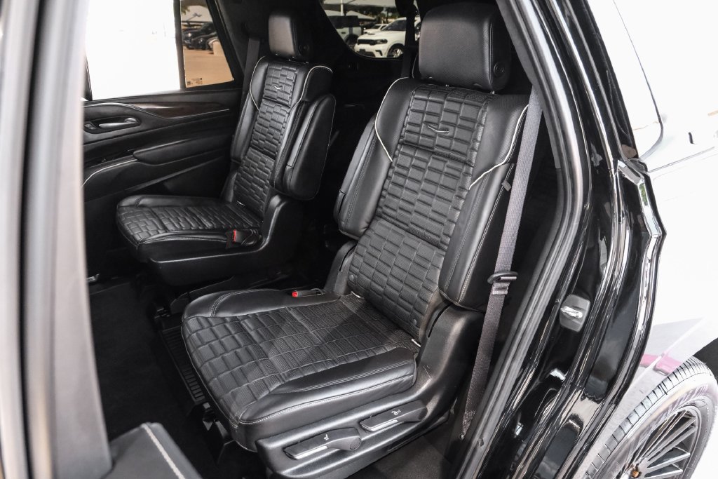 Used 2021 Cadillac Escalade Premium Luxury Platinum AWD/4WD image 38