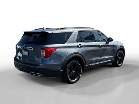 Certified 2023 Ford Explorer XLT w/ Equipment Group 202A RWD image 5