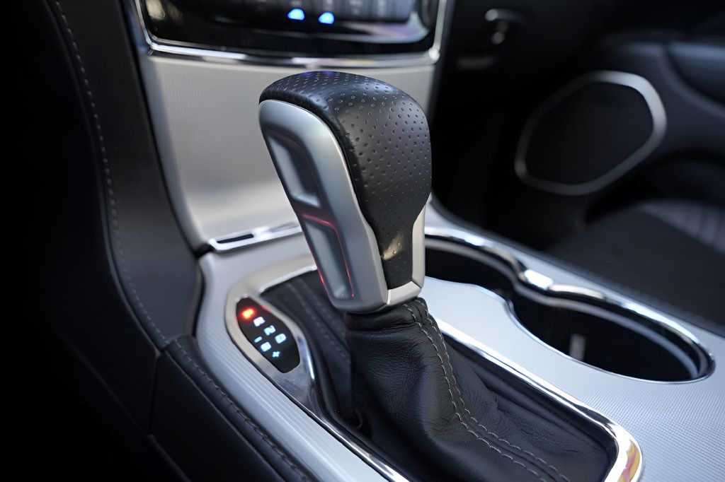 Used 2020 Jeep Grand Cherokee SRT AWD/4WD image 34