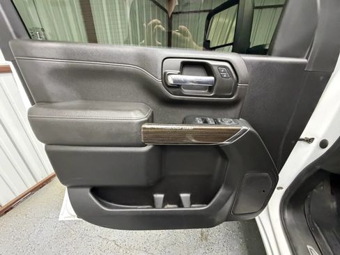 Used 2023 Chevrolet Silverado 2500 LT AWD/4WD image 9