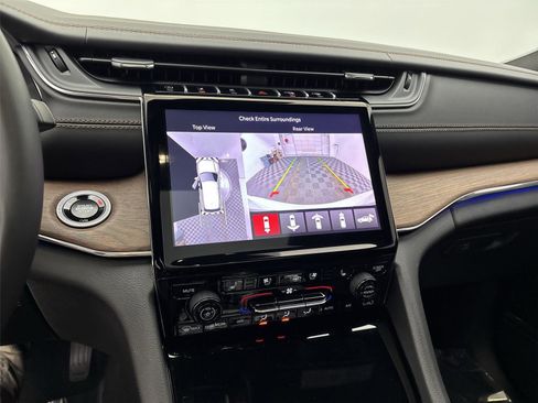 Used 2025 Jeep Grand Cherokee L Summit w/ MOPAR Finishing Package image 31