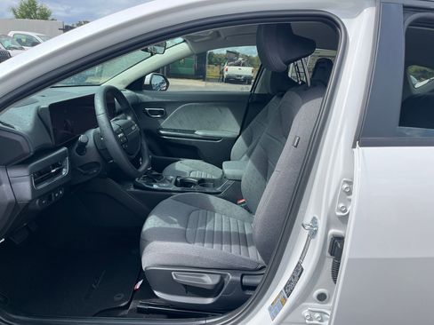 New 2025 Kia K4 EX image 26