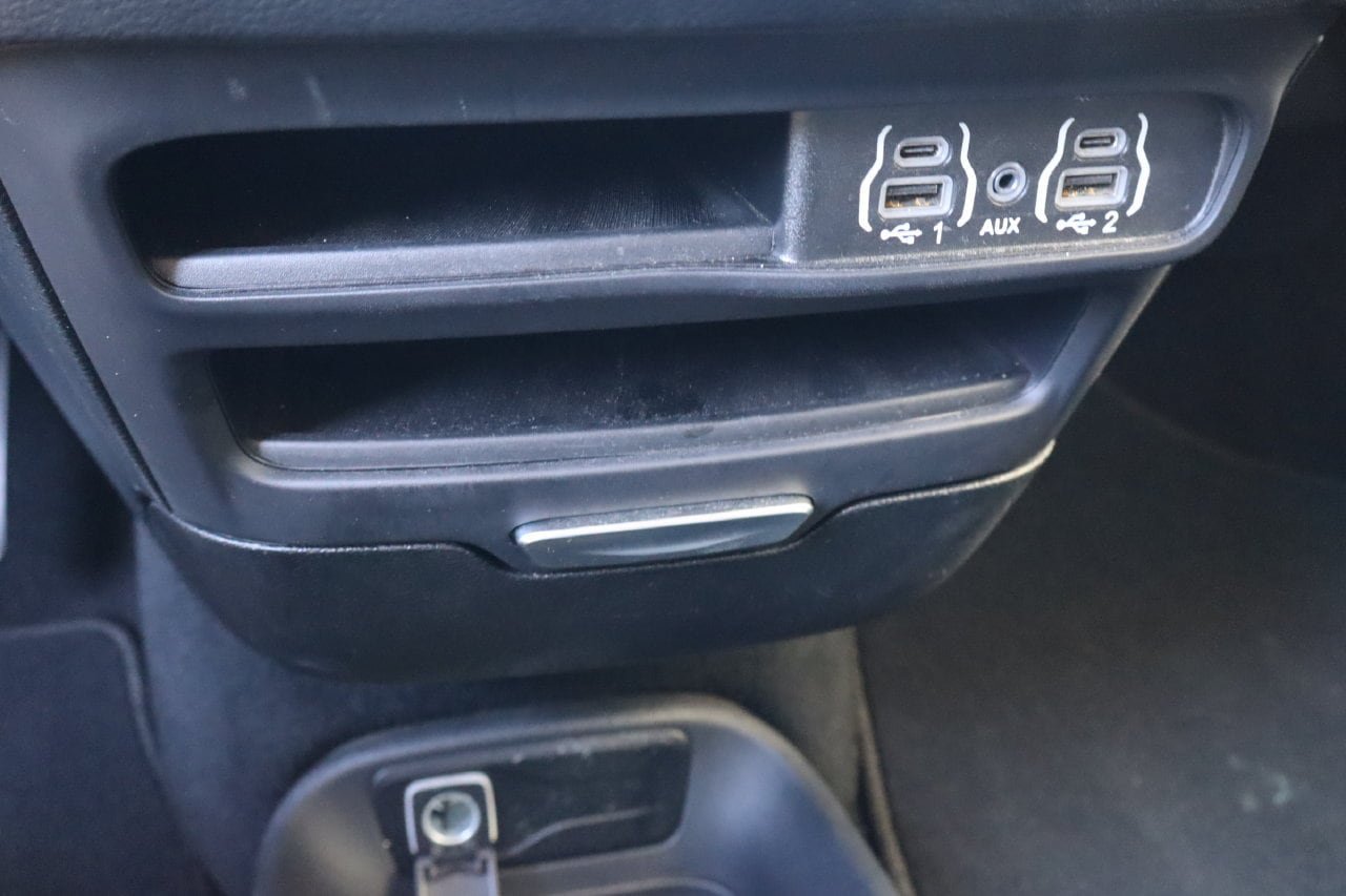 Used 2025 Chrysler Pacifica Select FWD image 26