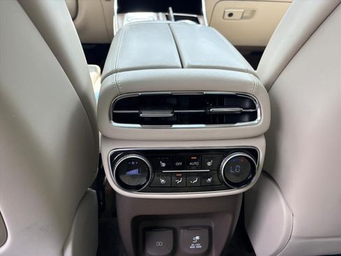 Used 2021 Genesis GV80 3.5T w/ Prestige Package 07 AWD/4WD image 20