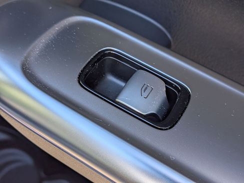 Used 2022 Mercedes-Benz C 300 Sedan image 38