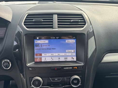 Used 2019 Ford Explorer XLT w/ Equipment Group 202A FWD image 14