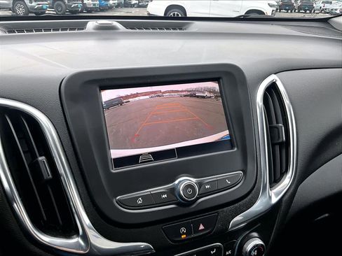 Used 2023 Chevrolet Equinox LT image 17