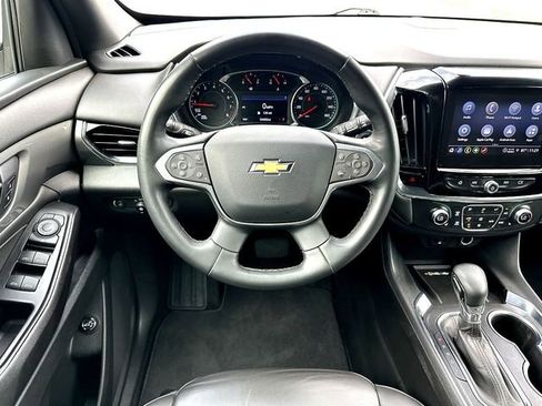 Used 2023 Chevrolet Traverse LT FWD image 23