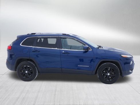 Certified 2018 Jeep Cherokee Latitude Plus w/ Cold Weather Group image 8