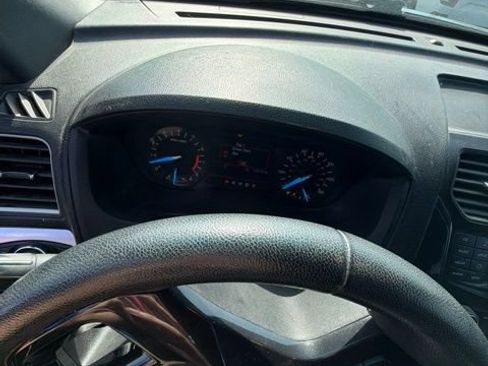 Used 2017 Ford Explorer XLT AWD/4WD image 14