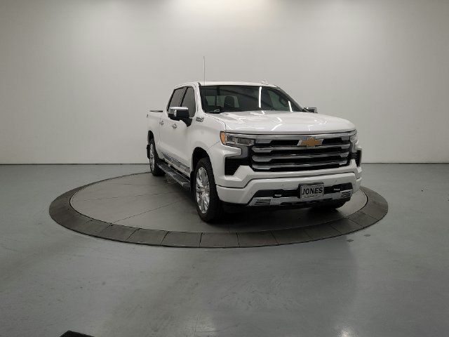 Used 2024 Chevrolet Silverado 1500 High Country w/ High Country Premium Package AWD/4WD image 18