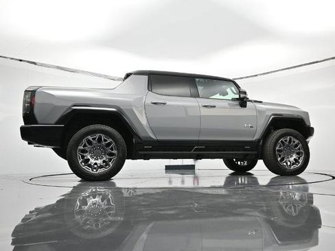 New 2025 GMC Hummer EV 3X image 40
