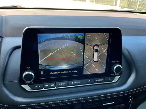 Used 2023 Nissan Rogue SL image 26