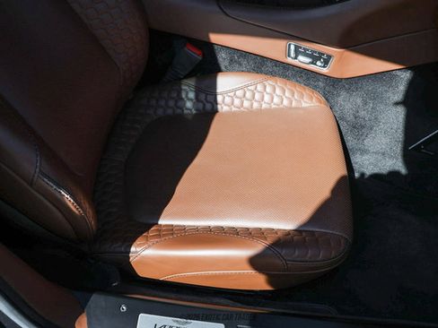 Used 2015 Aston Martin Vanquish Coupe RWD image 34