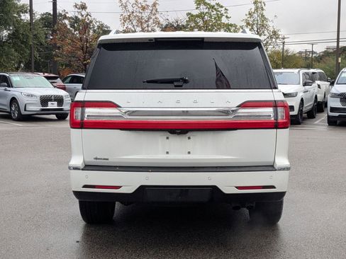 Used 2021 Lincoln Navigator Reserve w/ Luxury Package image 4