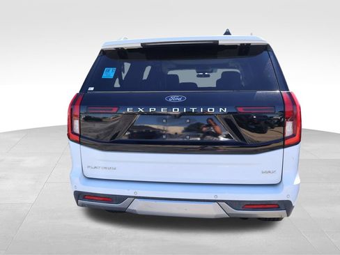 Used 2025 Ford Expedition Max Platinum AWD/4WD image 16