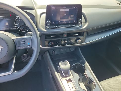 Certified 2024 Nissan Rogue SV FWD image 19