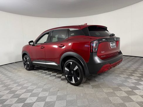 Used 2025 Nissan Kicks SR FWD image 9