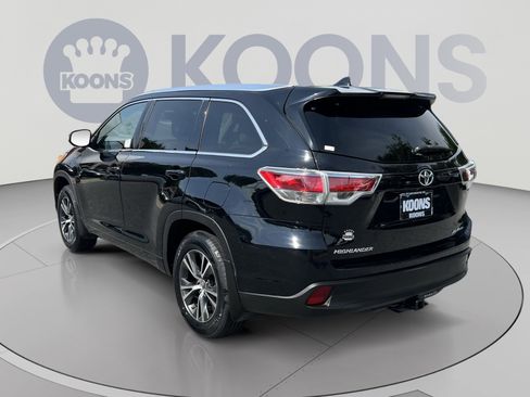 Used 2016 Toyota Highlander XLE AWD/4WD image 4