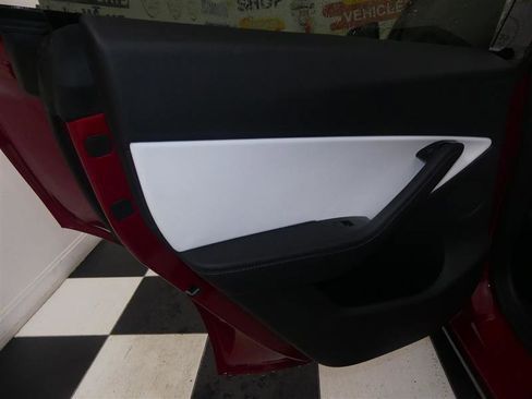 Used 2020 Tesla Model Y Long Range image 21