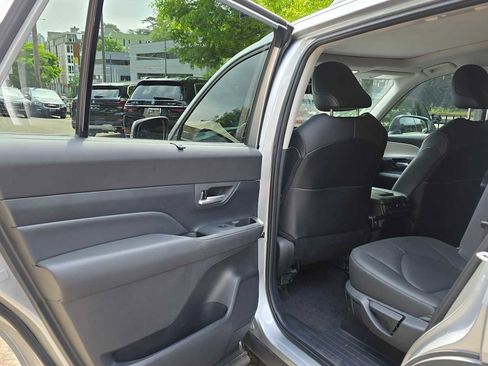 Used 2024 Toyota Grand Highlander AWD image 15