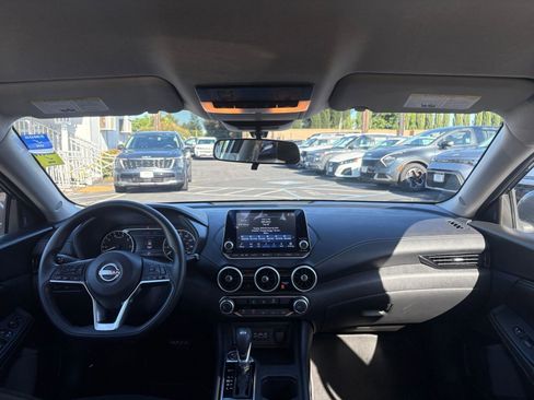 Used 2025 Nissan Sentra SV FWD image 31
