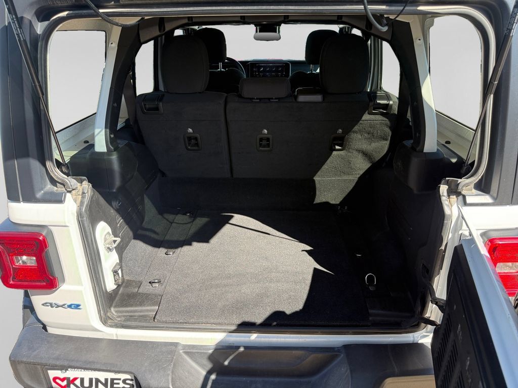 Used 2024 Jeep Wrangler Unlimited Rubicon 4xe AWD/4WD image 38