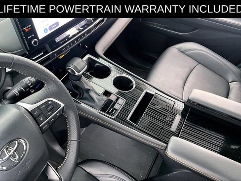 Used 2025 Toyota Sienna XLE Woodland Edition AWD/4WD image 16