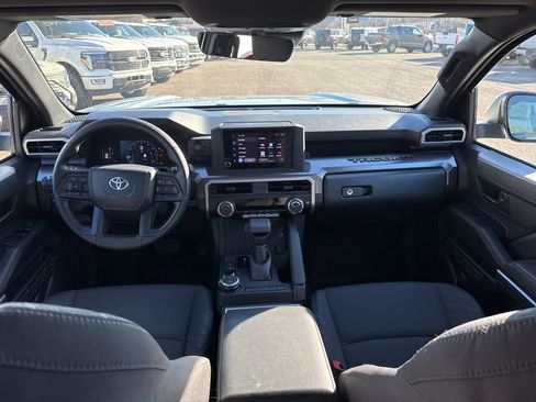 Used 2025 Toyota Tacoma SR5 image 21