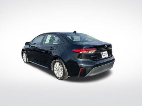 Used 2024 Toyota Corolla LE w/ LE Convenience Package image 4