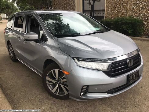 Used 2023 Honda Odyssey Touring image 4