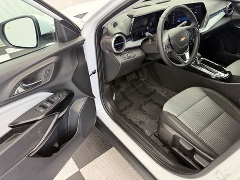 New 2026 Chevrolet Trax LT w/ Driver Confidence Package FWD image 30