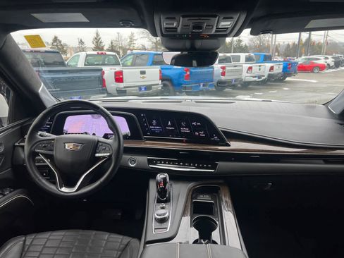 Used 2024 Cadillac Escalade Sport Platinum w/ LPO, ONYX Package image 37