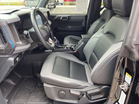 Used 2024 Ford Bronco Black Diamond image 21