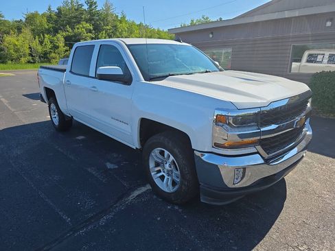 Used 2017 Chevrolet Silverado 1500 LT w/ All Star Edition AWD/4WD image 4