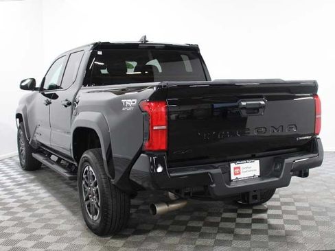 Certified 2025 Toyota Tacoma TRD Sport AWD/4WD image 4