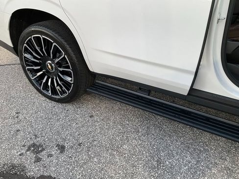 Used 2025 Chevrolet Tahoe High Country image 26