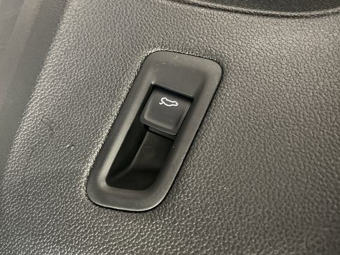 New 2026 Volkswagen Atlas SE image 11